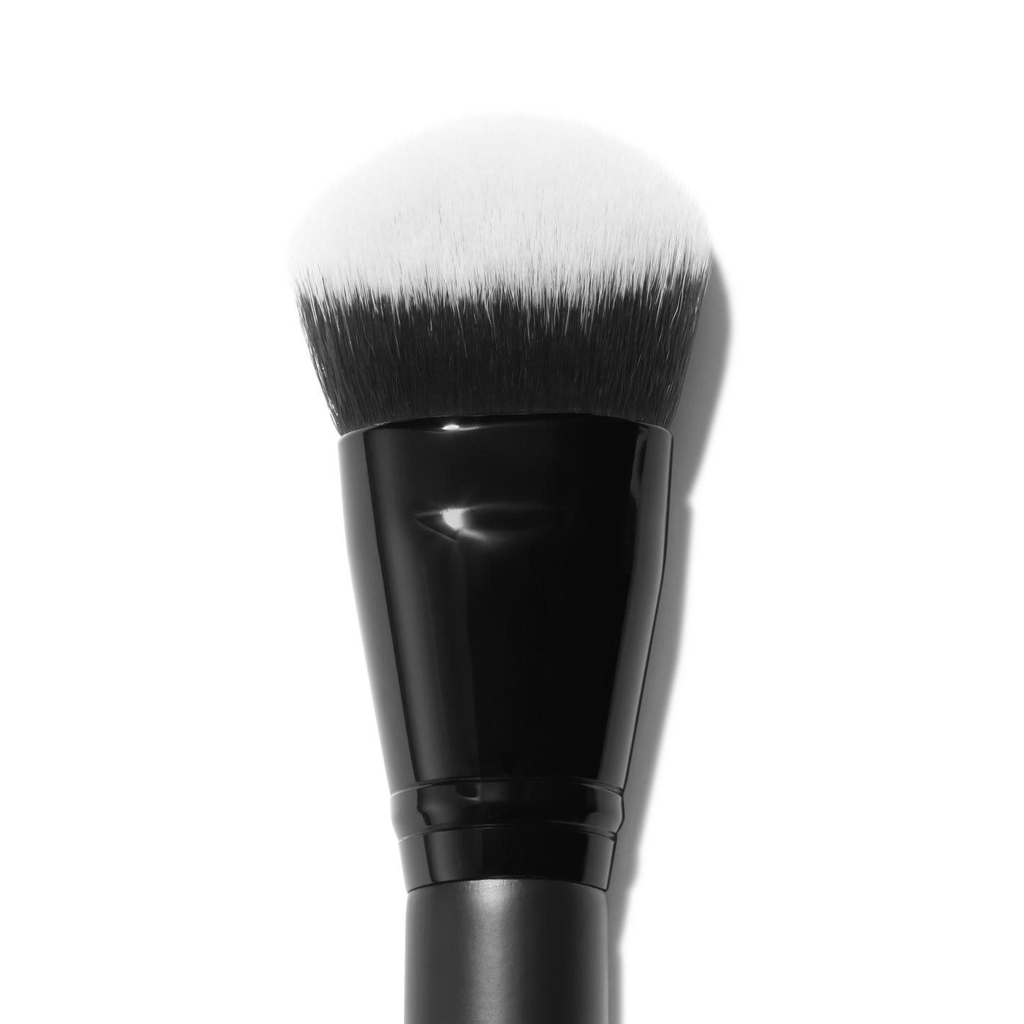 smooth-swipe-foundation-brush-f6 81456_Detail_R.png