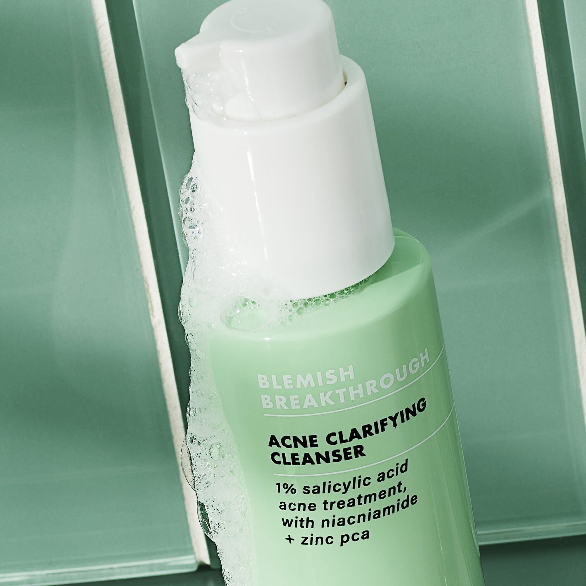 blemish-breakthrough-acne-calming-water-cream-mini-y8 02_021622_SL_BT_Cleanser_Back_Lighter_0129_FStack_FINAL_IGF_V2.jpg