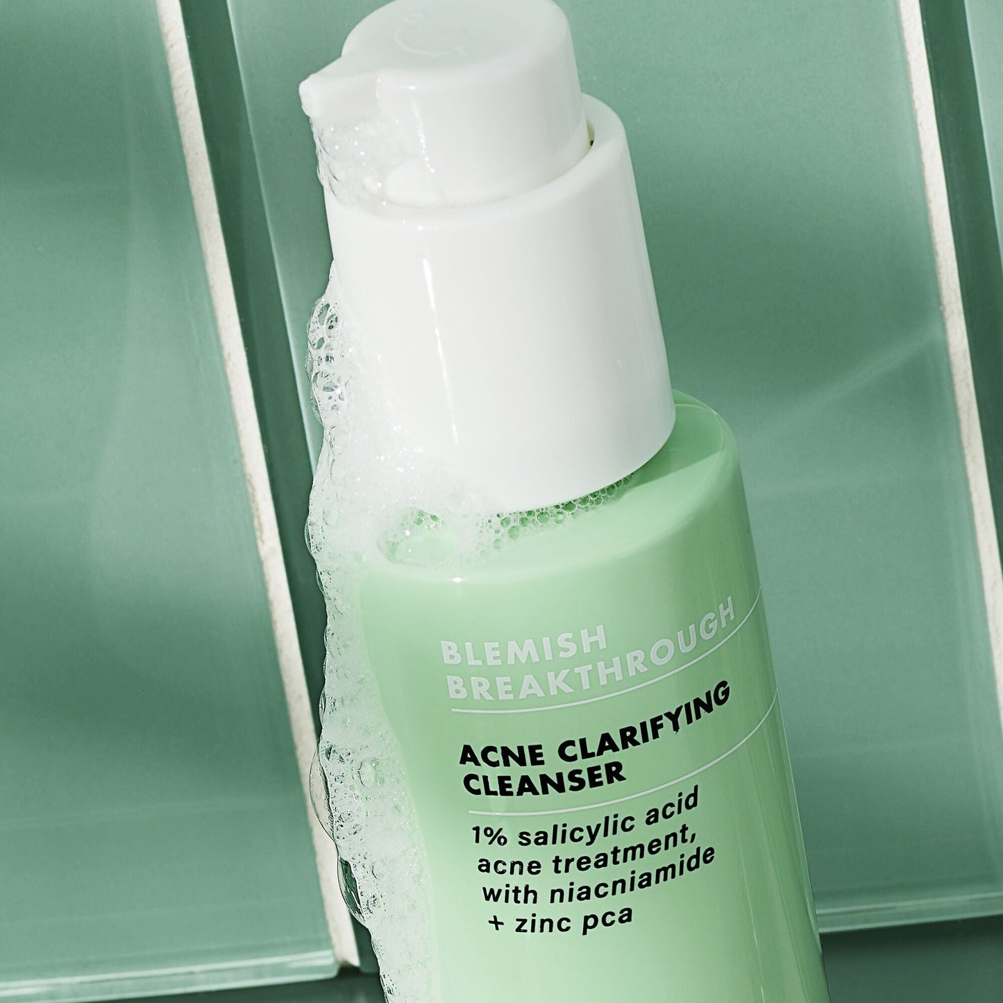 blemish-breakthrough-acne-clarifying-cleanser-p6 02_021622_SL_BT_Cleanser_Back_Lighter_0129_FStack_FINAL_IGF_V2_eb5b7c7b-2de7-4b4a-8d54-43ee3b07523f.jpg