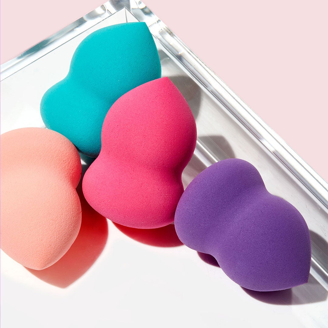 blending-sponge-peach-e7 0619_SocialIGF_Sponges4.jpg