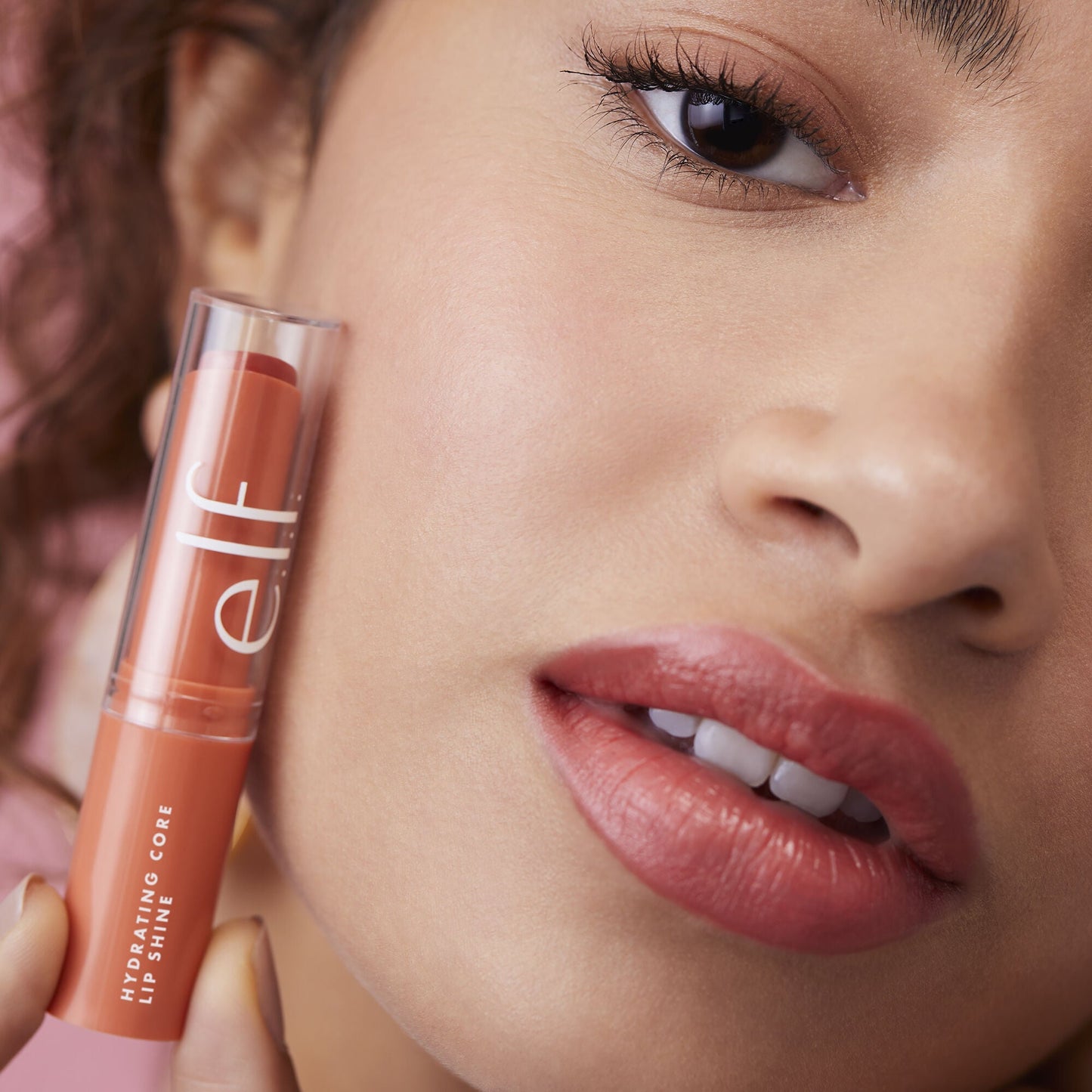 hydrating-core-lip-shine-b7 08112020_Alyssa_AmpItUp-0157_IGF_0dcd7b08-d8a1-41c3-a293-6fb7fa4ca7dd.jpg