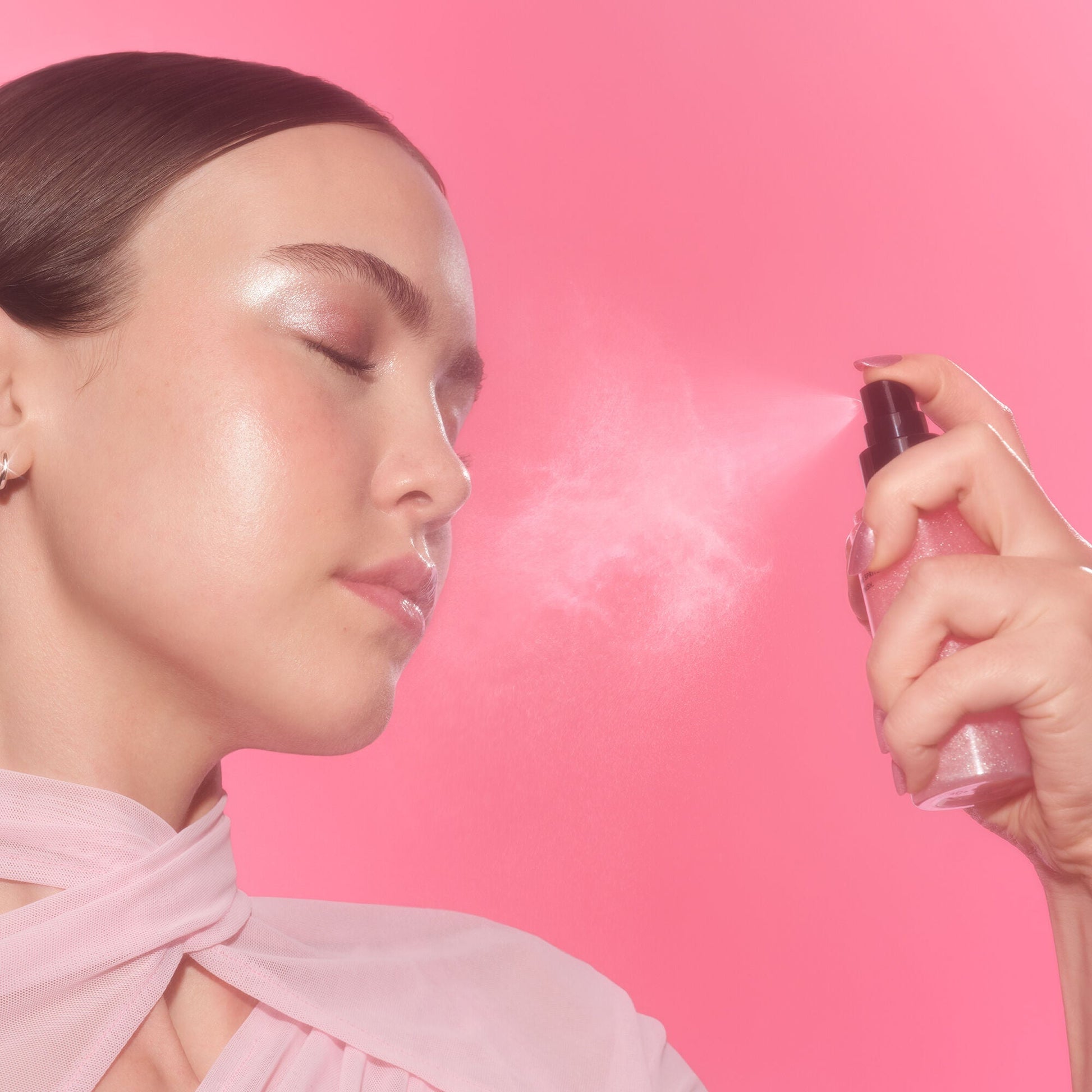 power-grip-rose-setting-spray-g3 102225_Haley_PG_Pink_App_038_v3_RGB_IGF_afa202e0-e395-4ab2-8641-8545bdabb8f6.jpg