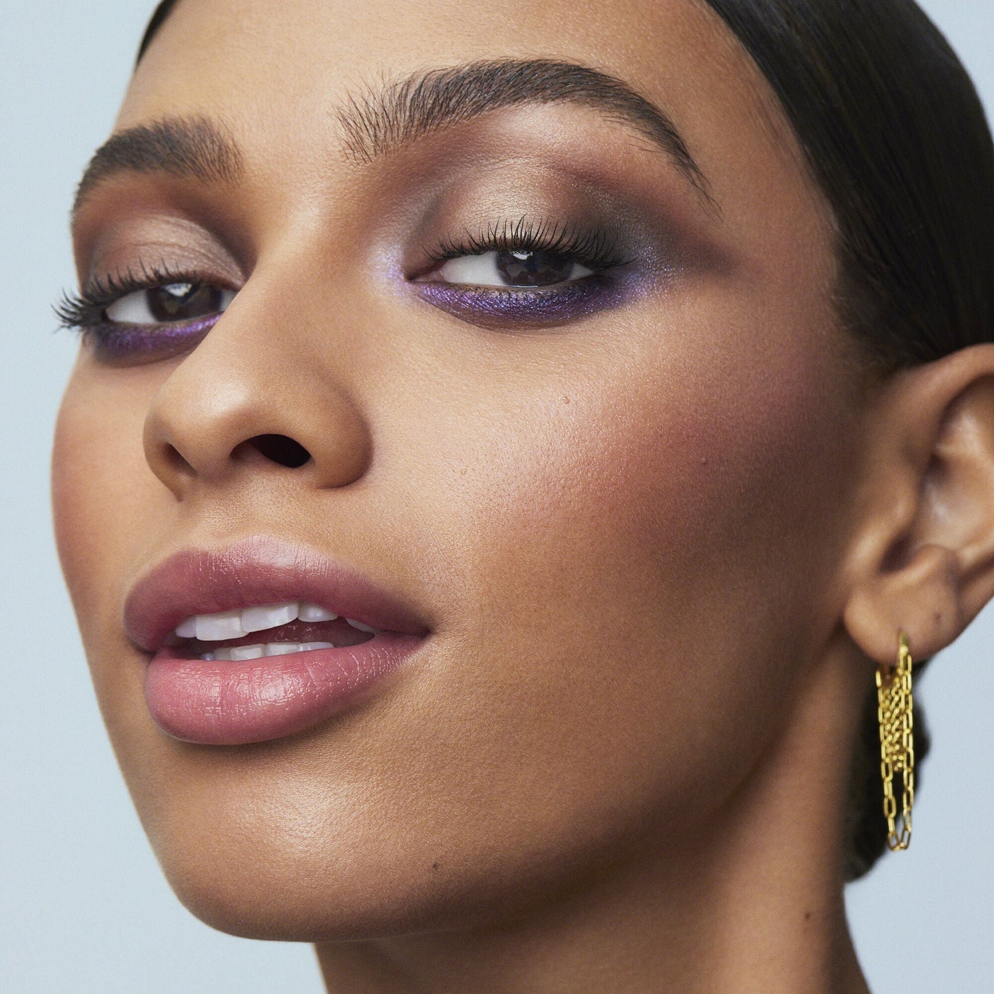 perfect-10-eyeshadow-palette-o1 110722_Adriana_10pcEyeshadow_2060_IGF.jpg