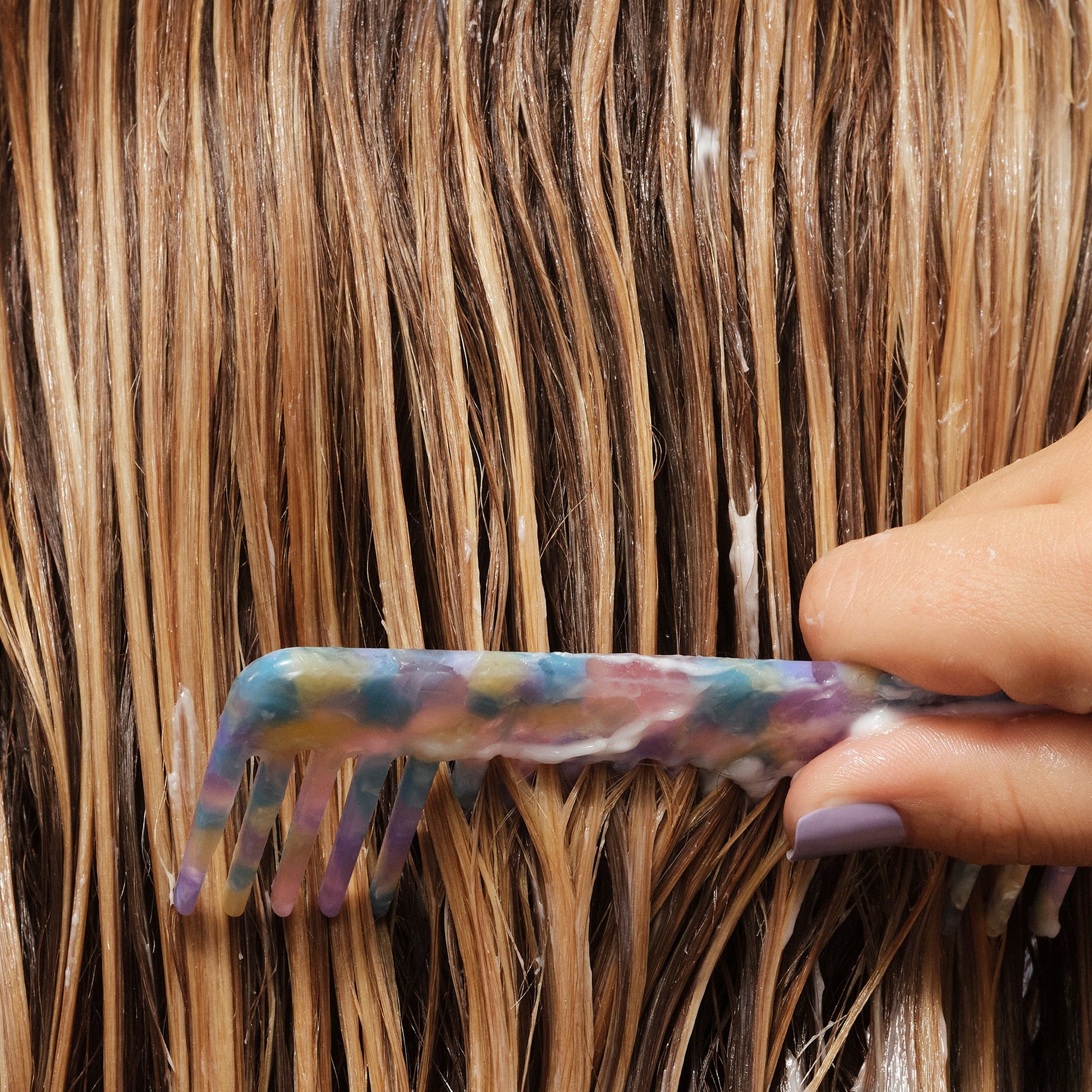never-thirsty-moisturizing-conditioner-x2 111925_Anna_ThirstyConditioner-Product_1326_w3QC_IGF_1x1_6dab4b19-34a0-47bd-ae64-b0978b2f5084.jpg