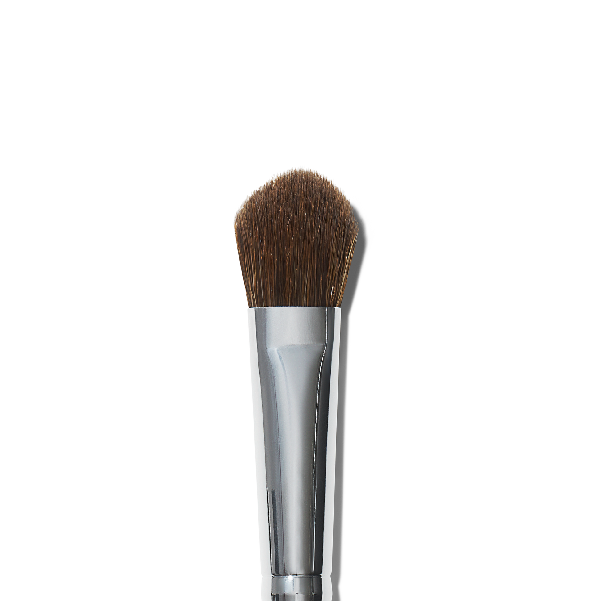 wide-tapered-eyeshadow-brush-l4 21994_MACRO_R.png