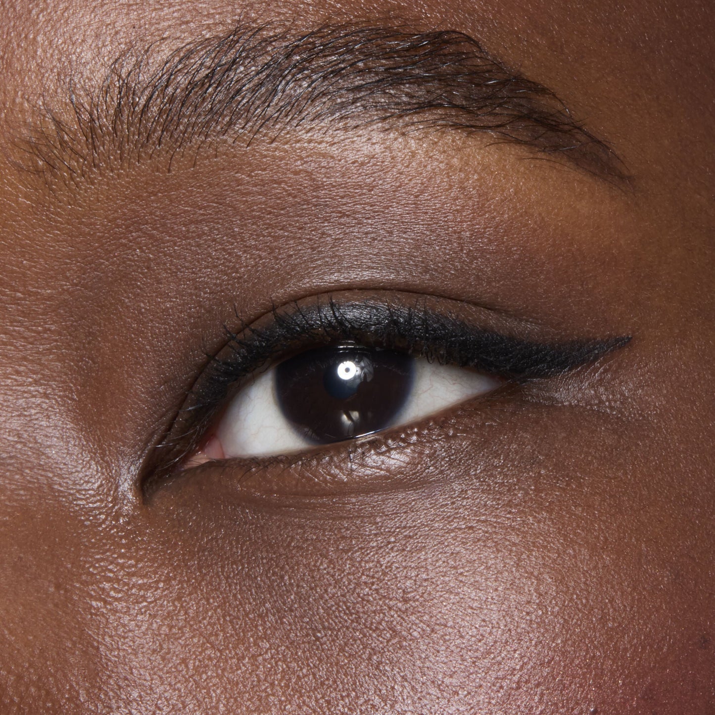 no-budge-retractable-eyeliner-m1 81330_NO_BUDGE_RETRACTABLE_EYELINER_BLACK_BILLIE_0062_V2.jpg